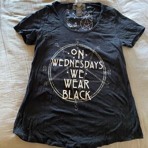 On Wednesdays We Wear black AHS T-Shirt size S